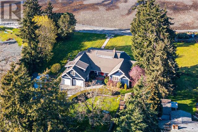 8038 Lantzville Rd, House detached with 3 bedrooms, 3 bathrooms and 6 parking in Lantzville BC | Image 16