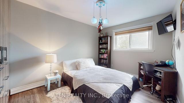 60 Elise Terr, House semidetached with 3 bedrooms, 3 bathrooms and 4 parking in Toronto ON | Image 9
