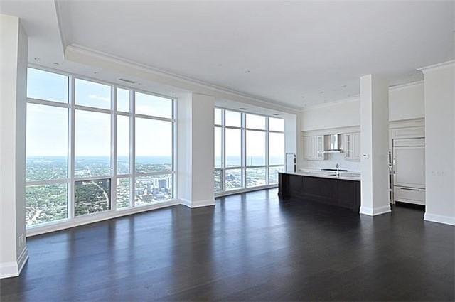 7702 - 388 Yonge St, Condo with 2 bedrooms, 3 bathrooms and 2 parking in Toronto ON | Image 4