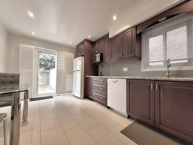 63 Marita Pl, House detached with 3 bedrooms, 4 bathrooms and 4 parking in Vaughan ON | Image 6