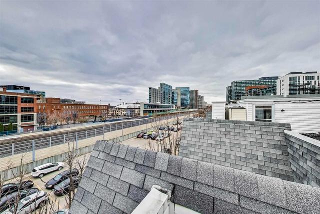 2305 - 23 Sudbury St, Townhouse with 2 bedrooms, 2 bathrooms and 1 parking in Toronto ON | Image 3