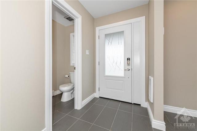 1238 Cedarcroft Crescent, Townhouse with 3 bedrooms, 3 bathrooms and 3 parking in Ottawa ON | Image 4