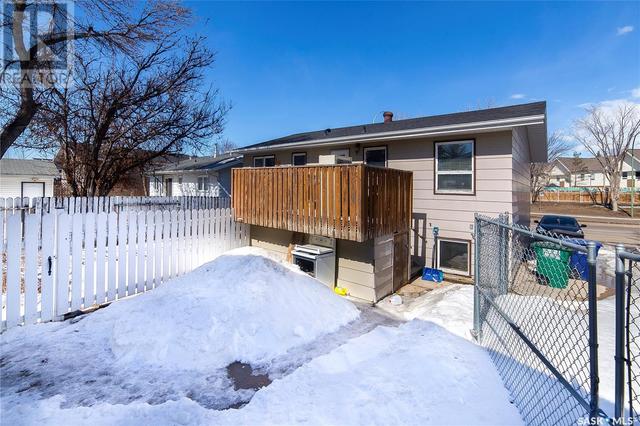 3435 Fairlight Drive, House detached with 6 bedrooms, 2 bathrooms and null parking in Saskatoon SK | Image 35