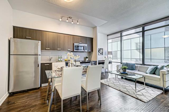 1102 - 832 Bay St, Condo with 2 bedrooms, 2 bathrooms and 1 parking in Toronto ON | Image 29