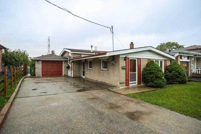 26 Hullmar Dr, House detached with 3 bedrooms, 2 bathrooms and 6 parking in Toronto ON | Image 1