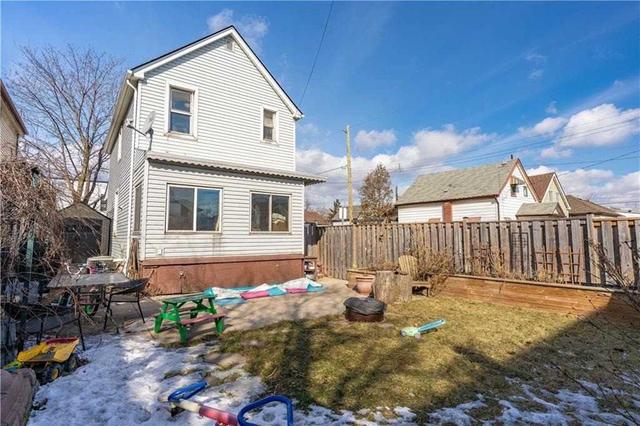 172 London St N, House detached with 2 bedrooms, 1 bathrooms and 2 parking in Hamilton ON | Image 16