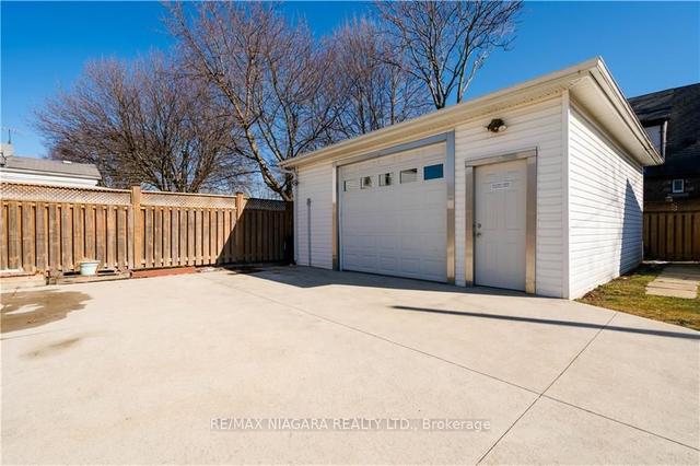 50 Rodman St, House detached with 3 bedrooms, 2 bathrooms and 8 parking in St. Catharines ON | Image 28