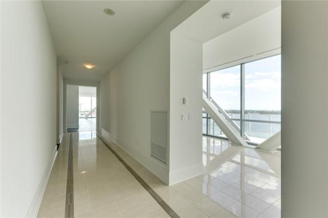 ph1404 - 29 Queens Quay E, Condo with 4 bedrooms, 4 bathrooms and 2 parking in Toronto ON | Image 9