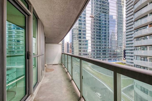 1108 - 19 Grand Trunk Cres, Condo with 1 bedrooms, 1 bathrooms and 0 parking in Toronto ON | Image 7