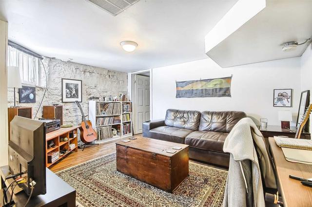 823 Dupont St, House semidetached with 3 bedrooms, 3 bathrooms and 0 parking in Toronto ON | Image 13