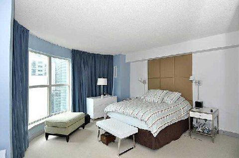 lph 12 - 36 Blue Jays Way, Condo with 2 bedrooms, 3 bathrooms and 1 parking in Toronto ON | Image 12