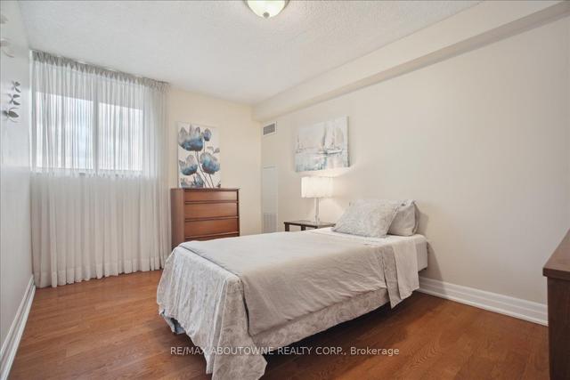 1810 - 812 Burnhamthorpe Rd, Condo with 2 bedrooms, 2 bathrooms and 2 parking in Toronto ON | Image 10