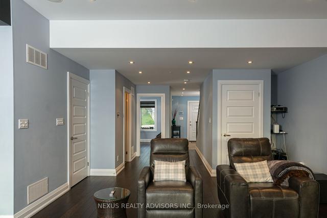 372 Silverthorn Ave, House detached with 4 bedrooms, 4 bathrooms and 2 parking in Toronto ON | Image 9
