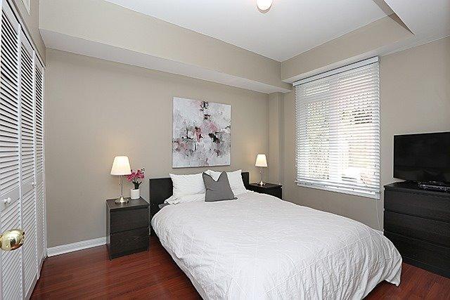 Th 10 - 78 Carr St, Townhouse with 2 bedrooms, 2 bathrooms and 1 parking in Toronto ON | Image 8