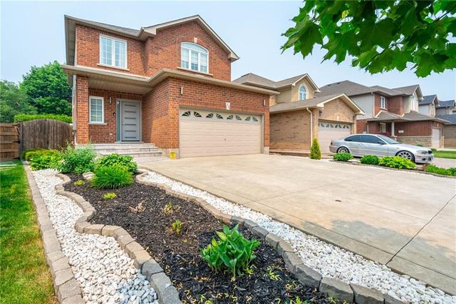 28 Holimont Court, House detached with 3 bedrooms, 3 bathrooms and 4 parking in Hamilton ON | Image 2