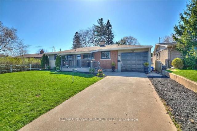 4503 Maplewood Ave, House detached with 3 bedrooms, 2 bathrooms and 3 parking in Niagara Falls ON | Image 12