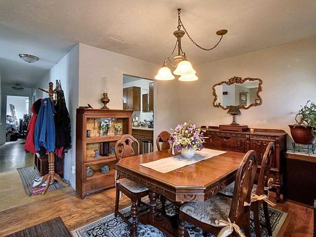 2 Eliot Pl, House semidetached with 3 bedrooms, 2 bathrooms and 5 parking in Guelph ON | Image 3