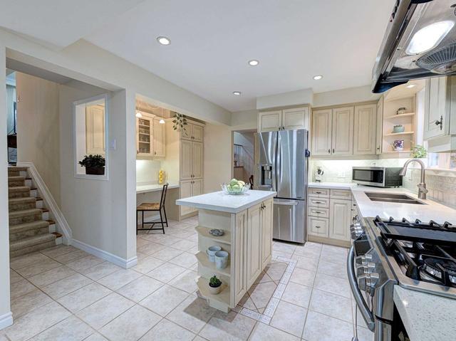 3547 Gallager Dr, House detached with 3 bedrooms, 3 bathrooms and 3 parking in Mississauga ON | Image 4