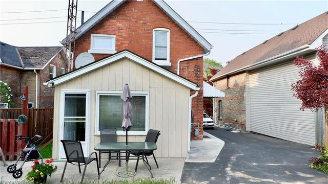 110 Grand River Avenue, House detached with 4 bedrooms, 2 bathrooms and null parking in Brantford ON | Image 15