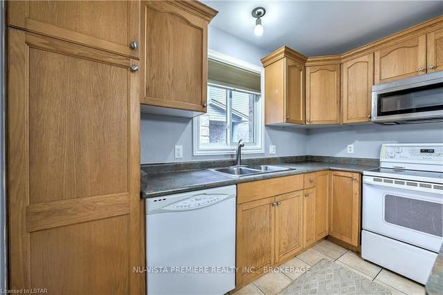 798 Queensborough Cres, House detached with 3 bedrooms, 3 bathrooms and 3 parking in London ON | Image 22