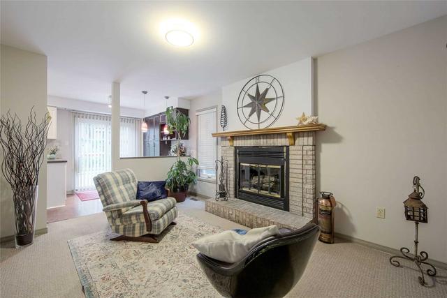 1028 Moorelands Cres, House detached with 3 bedrooms, 3 bathrooms and 3 parking in Pickering ON | Image 6
