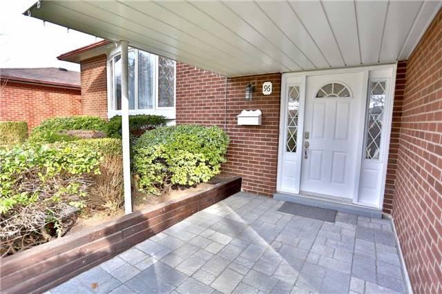 96 Bryant Rd, House detached with 3 bedrooms, 3 bathrooms and 3 parking in Ajax ON | Image 2
