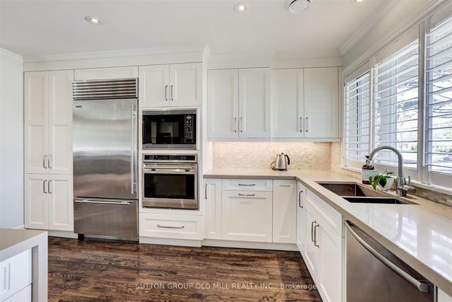 418 The Kingsway, House detached with 4 bedrooms, 5 bathrooms and 6 parking in Toronto ON | Image 3