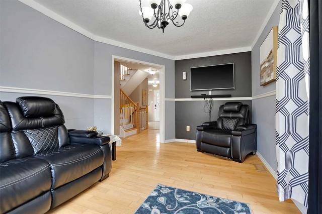 28 Colbourne Cres, House detached with 3 bedrooms, 3 bathrooms and 4 parking in Orangeville ON | Image 39