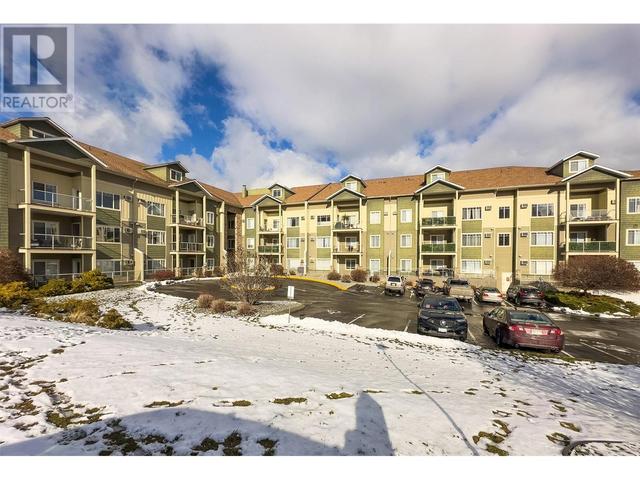 106 - 2120 Shannon Ridge Drive, Condo with 2 bedrooms, 2 bathrooms and null parking in West Kelowna BC | Image 4