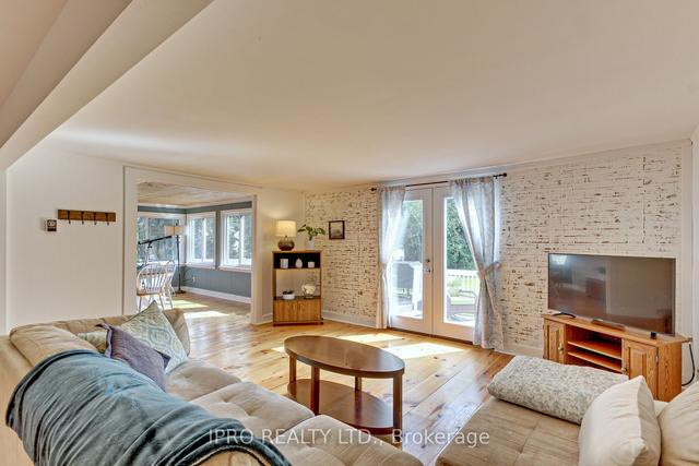 223 Mcguire Beach Rd, House detached with 3 bedrooms, 1 bathrooms and 10 parking in Kawartha Lakes ON | Image 12