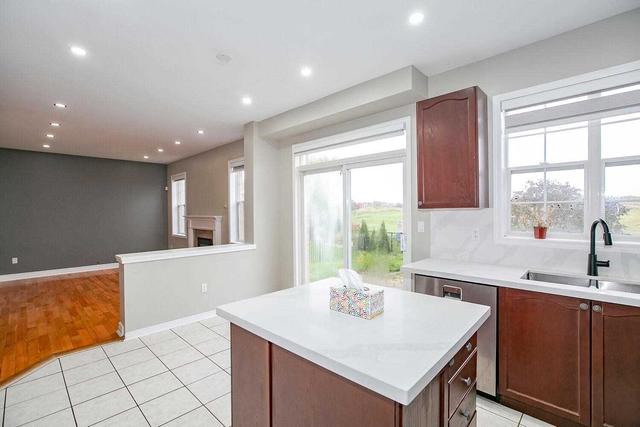 33 Upper Highland Dr, House detached with 4 bedrooms, 4 bathrooms and 6 parking in Brampton ON | Image 5