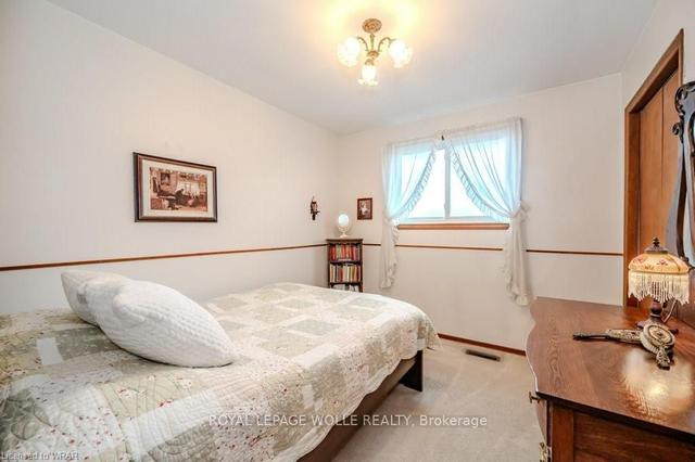 607 Fern Rd, House detached with 3 bedrooms, 2 bathrooms and 3 parking in Waterloo ON | Image 13