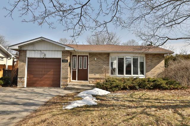 3124 Centennial Dr, House detached with 3 bedrooms, 2 bathrooms and 3 parking in Burlington ON | Image 1
