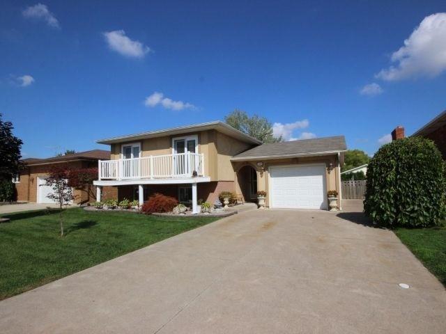 1450 South Pacific Ave, House detached with 3 bedrooms, 2 bathrooms and 2 parking in Windsor ON | Image 1