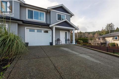 484 10th St, House detached with 6 bedrooms, 3 bathrooms and 4 parking in Nanaimo BC | Card Image