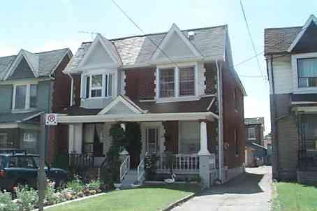 18 Royal St, House semidetached with 3 bedrooms, 2 bathrooms and 1 parking in Toronto ON | Image 1