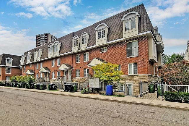 18 - 55 Cedarcroft Blvd, Townhouse with 3 bedrooms, 2 bathrooms and 1 parking in Toronto ON | Image 1