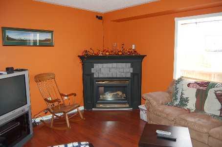 56 Glasgow Cres, House attached with 3 bedrooms, 3 bathrooms and 2 parking in Georgina ON | Image 5