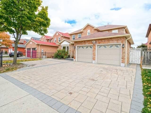 364 Bristol Rd W, House detached with 4 bedrooms, 6 bathrooms and 7 parking in Mississauga ON | Image 2