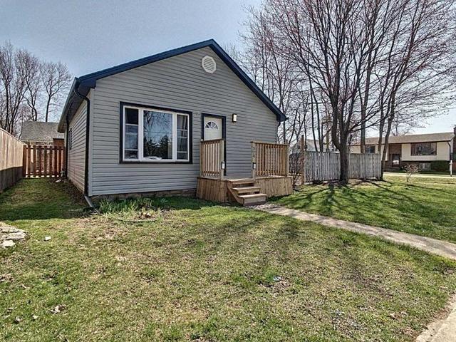 374 Dovercourt Rd, House detached with 2 bedrooms, 1 bathrooms and 0 parking in Fort Erie ON | Image 1