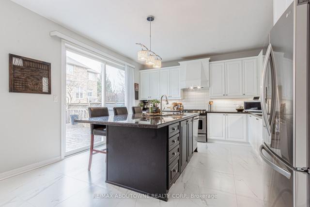 2309 Canonridge Circ, House detached with 5 bedrooms, 4 bathrooms and 4 parking in Oakville ON | Image 3