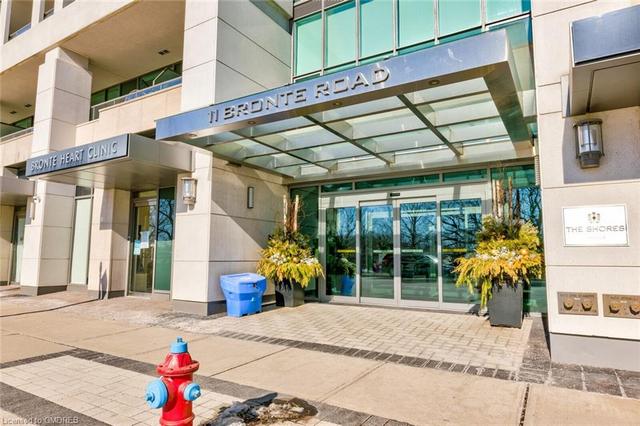 815 - 11 Bronte Road, House attached with 2 bedrooms, 2 bathrooms and 2 parking in Oakville ON | Image 1