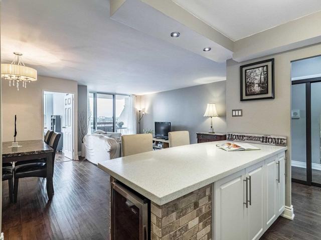 1207 - 362 The East Mall, Condo with 2 bedrooms, 2 bathrooms and 1 parking in Toronto ON | Image 4
