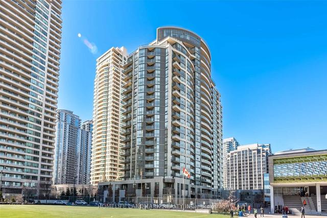 1018 - 35 Hollywood Ave, Condo with 2 bedrooms, 2 bathrooms and 1 parking in Toronto ON | Image 1