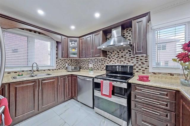 57 Octillo Blvd, House detached with 4 bedrooms, 5 bathrooms and 6 parking in Brampton ON | Image 4