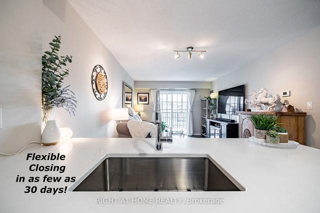 310 - 55 Shipway Ave, Condo with 2 bedrooms, 1 bathrooms and 1 parking in Clarington ON | Image 12
