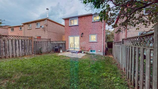 26 Large Cres, House detached with 3 bedrooms, 3 bathrooms and 3 parking in Ajax ON | Image 30