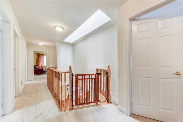 4 Grapevine Circ, House detached with 4 bedrooms, 4 bathrooms and 6 parking in Toronto ON | Image 3