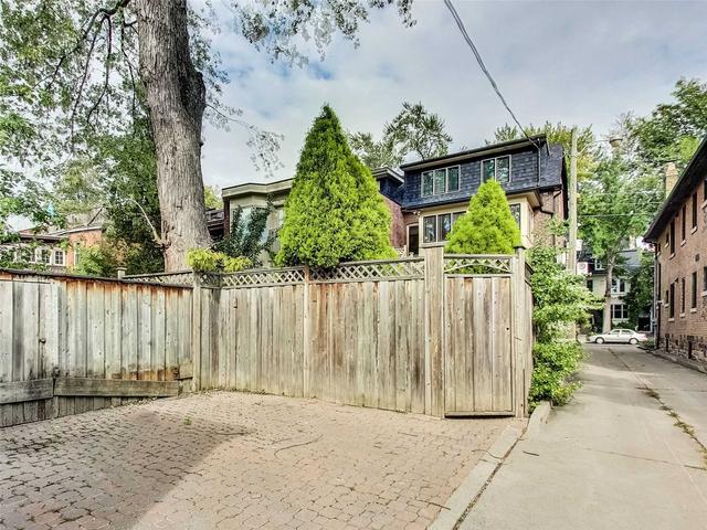 upper - 20 Kendal Ave, House semidetached with 2 bedrooms, 3 bathrooms and 1 parking in Toronto ON | Image 10