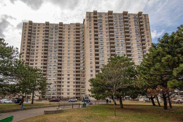 916 - 390 Dixon Rd, Condo with 2 bedrooms, 1 bathrooms and 1 parking in Toronto ON | Image 1